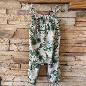 Old Navy Toddler’s Tropical Jumpsuit Romper 18-24 months